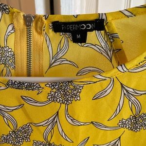 Size medium, beautiful yellow blouse! Unworn. No tags.